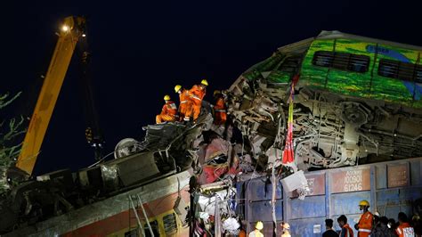 Odisha Train Accident Highlights Toll Tops 290 Nearly 400 Still In