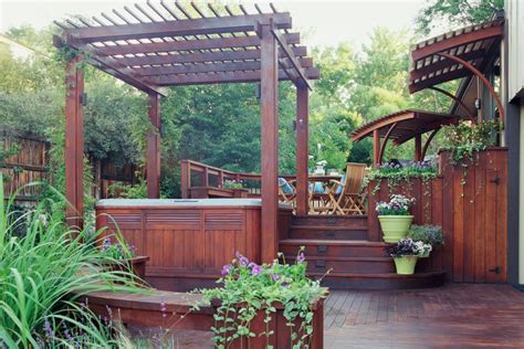 30 Hot Tub Deck Ideas Perfect for Outdoor Entertaining