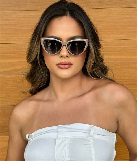 Arma O De Culos De Grau Clipon Em Rayanne Nude