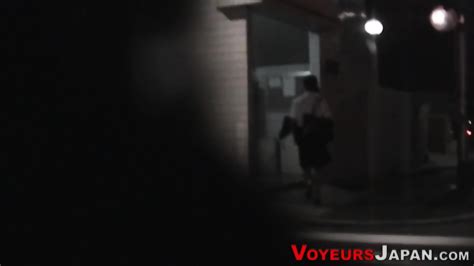 Masturbating Asian Babe Orgasms Hard