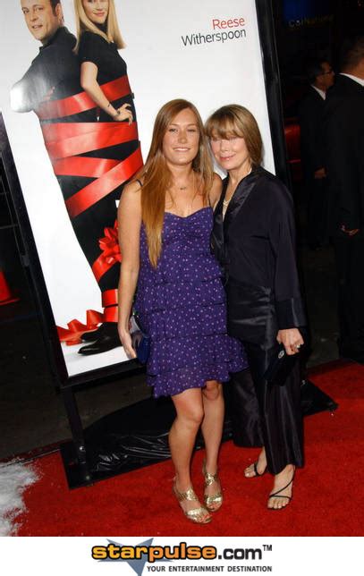 20 Hot Schuyler Fisk Bikini Pics