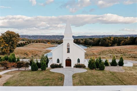 Howe Farms Venue Barn And Farm Weddings Georgetown Tn Weddingwire