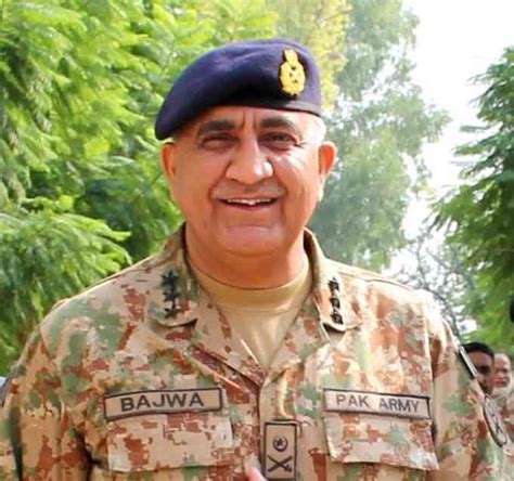 qamar javed bajwa net worth 2022