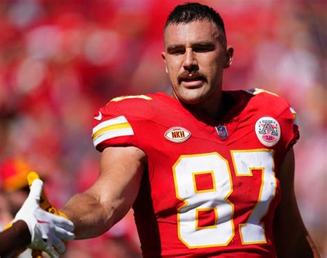 Travis Kelce Voted Peoples ‘sexiest Athlete Kcmo Talk Radio 957fm