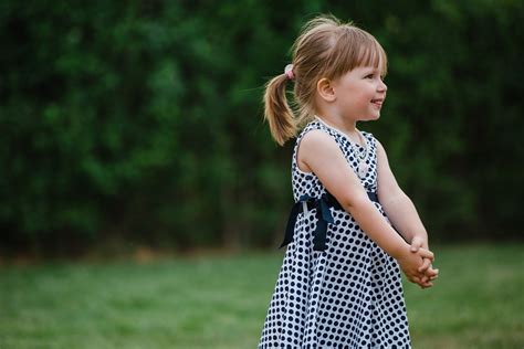 Image Libre Jeune Fille Blonde Souriant Adorable Enfant Bonne Humeur Jouissance Heureux