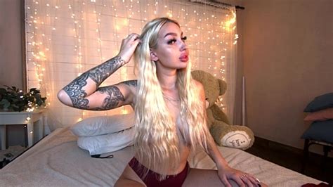 RebeccaBecker Naked Stripping On Cam For Live Sex Video Chat BumFetish