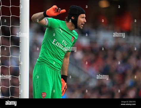 Arsenal Goalkeeper Petr Cech Stock Photo Alamy