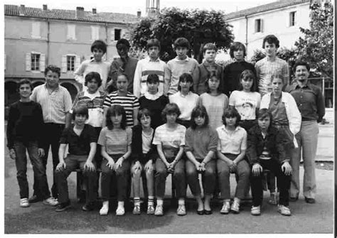 Photo de classe 4 à Agen de 1982 Collège Sainte foy Copains d avant