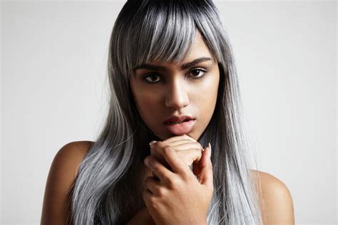 how to disguise grey hair with highlights