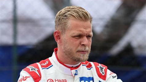 Download Kevin Magnussen Focused On Victory Wallpaper