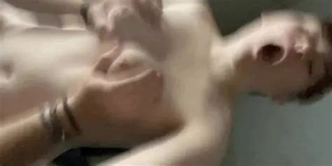 While We Fuck Scrolller