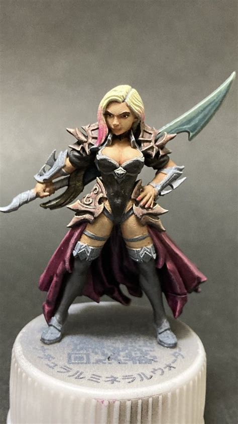 Hot Goblin on Twitter RT drizzton WIP 剣をもっと切れそうにしたいそして腰と肩のアーマー何故か銅製になったので金ピカにしたい