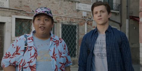 Homem-aranha: Longe De Casa Elenco - Elenco de Homem-Aranha: Longe de Casa passeia pela Disneylândia