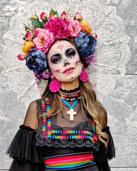 Peinado de Catrina 7 ideas súper bonitas para lucir en Día de Muertos