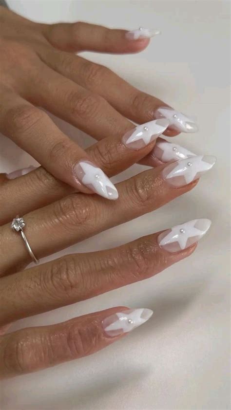 Classy Nude Nails With Star Designs Funky Nails Simple Nails Gel Nails
