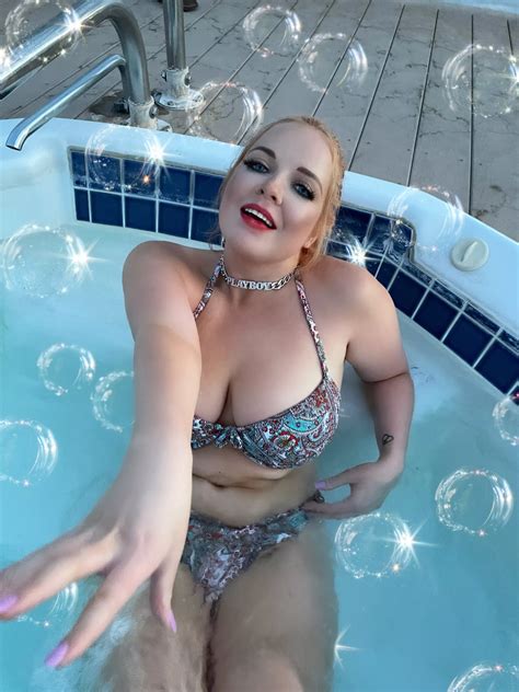 Can You Hold My Hand Nudes Poolsideporn Nude Pics Org