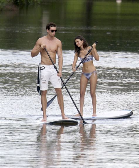 Victoria Justice Hot Celebs Home