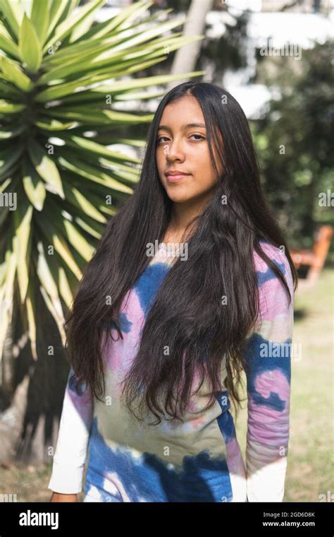 Brunette Latina Hi Res Stock Photography And Images Alamy