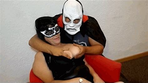 MILF DIVORCIADA EN UNA ORGIA ZUMBISEX Clips Sale