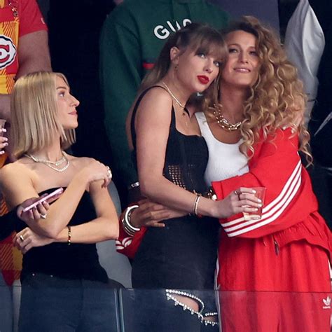 Eminem S Daughter Hailie Wows In String Bikini During Beach Vacation Before Wedding Hello