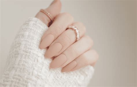 Ongles Nude Id Es Styl Es Pour R Inventer Le Minimalisme