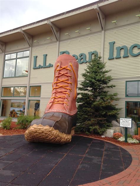 Two Many Adventures Freeport Maine A Town Built Around Ll Bean