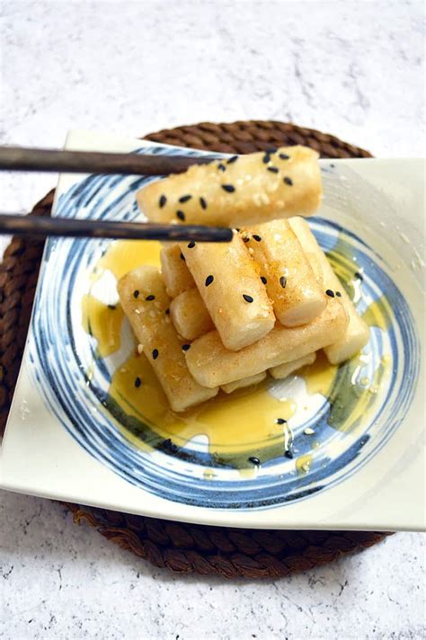 Korean Rice Cakes with Honey - Jaja Bakes - jajabakes.com