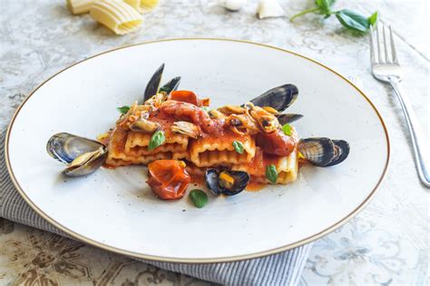 Paccheri Con Pomodorini E Cozze Cooking Italy