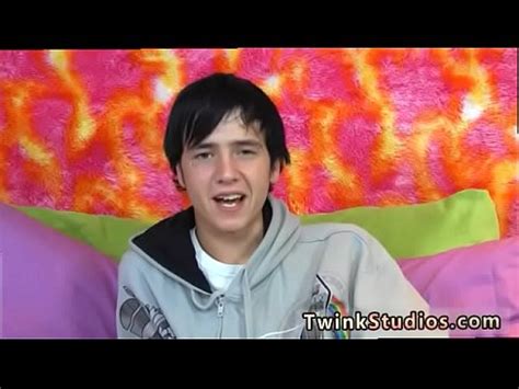 Chicos Porno Gay Con Zapatillas Converse Y Sexo Por Primera Vez Aidan Xvideos