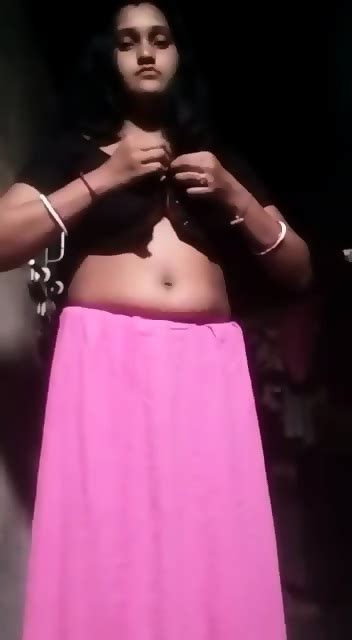 Bangladeshi Horny House Wife Showing Big Pussy Boobs Masterbation