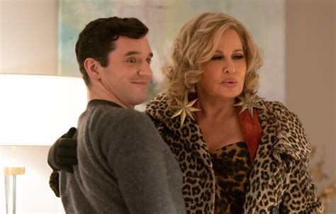 La primera película navideña gay de Netflix Single All the Way Estar por ahí