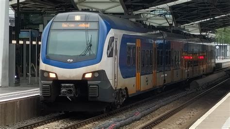 Ns Flirt Vertrekt Met Typhoon Uit Station Tilburg Richting Nijmegen