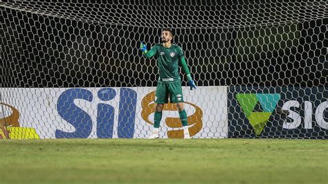 Marcos Felipe teve bons números contra o Atlético MG Confira as