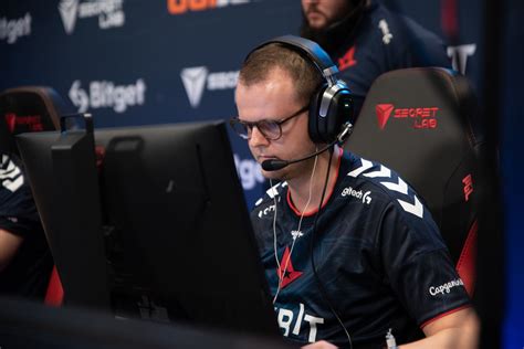 File:Xyp9x @ PGL Major Stockholm 2021.jpg - Liquipedia Commons Wiki