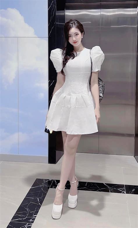 Nữ giám đốc xinh đẹp phim giờ vàng hóa ra là hot girl gây bão sân Hàng Đẫy