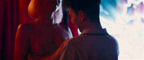 Nude Video Celebs Emma Moortgat Nude Dealer