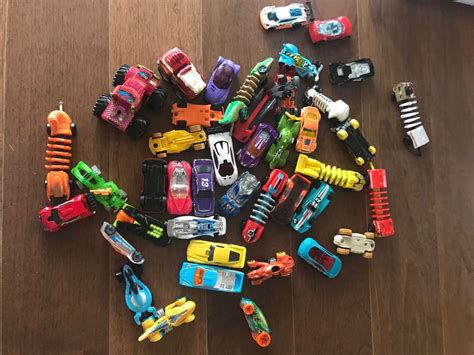 Hot Wheel Bahnen mit Autos Gebraucht in Neftenbach für CHF nur Abholung auf Ricardo kaufen