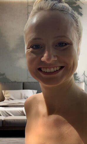 Laura Kinks Porn Pic