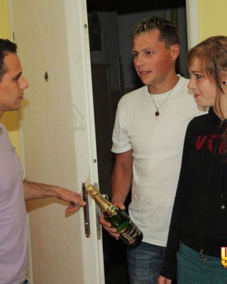 Girl Holding Guy S Penis Porn Pictures Xxx Photos Sex Images Pictoa