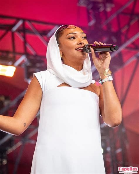 Joy Crookes Aka Joycrookes Aka Veronicaxbee Nude Leaks OnlyFans Fapellas