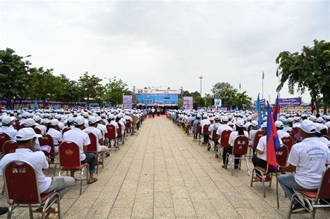 ឯកឧត្តមបណ្ឌិត ជា ចាន់តូ លោកជំទាវ ខៀង ស៊ីណា និងឯកឧត្តម ងួន រតនៈ