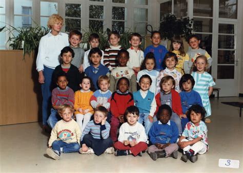 Photo De Classe Moyens Grands De 1986 ECOLE MATERNELLE SUZANNE LACORS