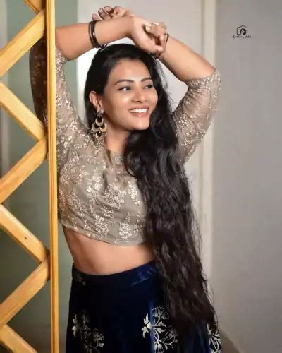 Dhivya Duraisamy Hot And Beautiful Pics