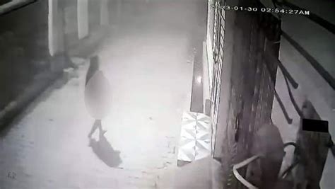 Police Solve Mystery Of Naked Woman Ringing Doorbells In Rampur Uttar Pradesh