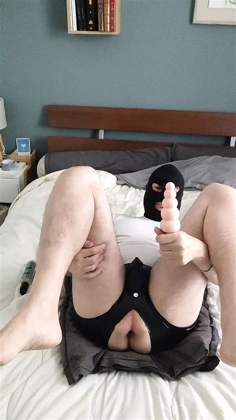 Anal Insertion I Put A New Plug In My Ass It Doesn T Fit Everything French Amateur Gay Porn
