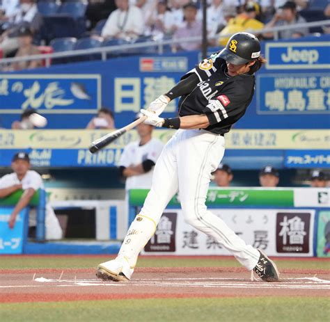 【動画】ソフトバンク柳田悠岐が謎のxxポーズ 18号3ラン！わずか4球で先制 プロ野球ライブ速報写真ニュース 日刊スポーツ