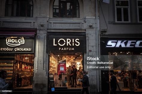 Selective Blur On A Loris Parfum Logo On Their Store In Istanbul Loris ...