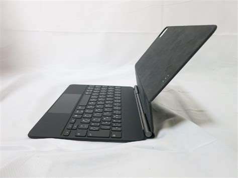 Yahooオークション 中古 11インチ Ipad Pro 第2世代用 Magickeyboar