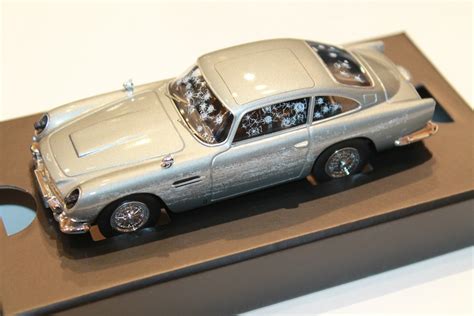 ASTON MARTIN DB5 JAMES BOND CORGI 1 36