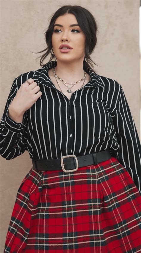 Curvy Latina Fashion Stylish Looks To Embrace Your Curves 2025 Trends The Product Guide